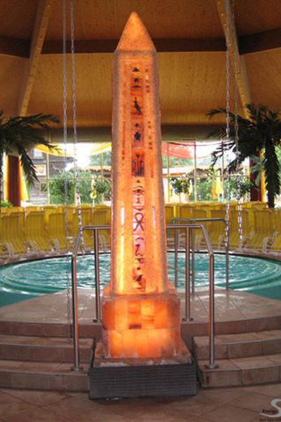 Obelisk Palm Beach